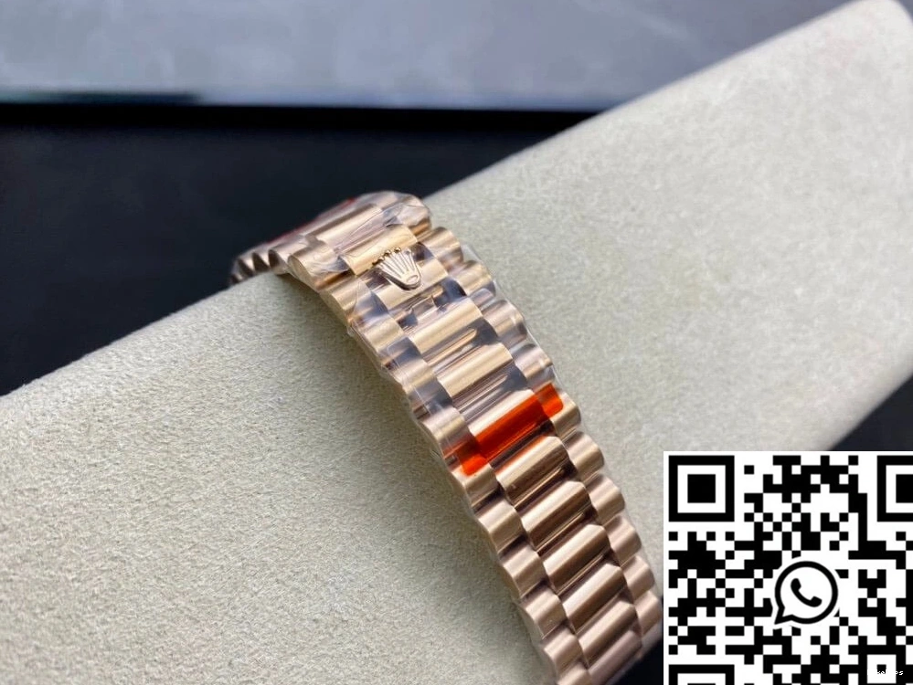 V2 Date Rolex Mother-Of-Pearl Factory EW Dial 128238 Day 1020
